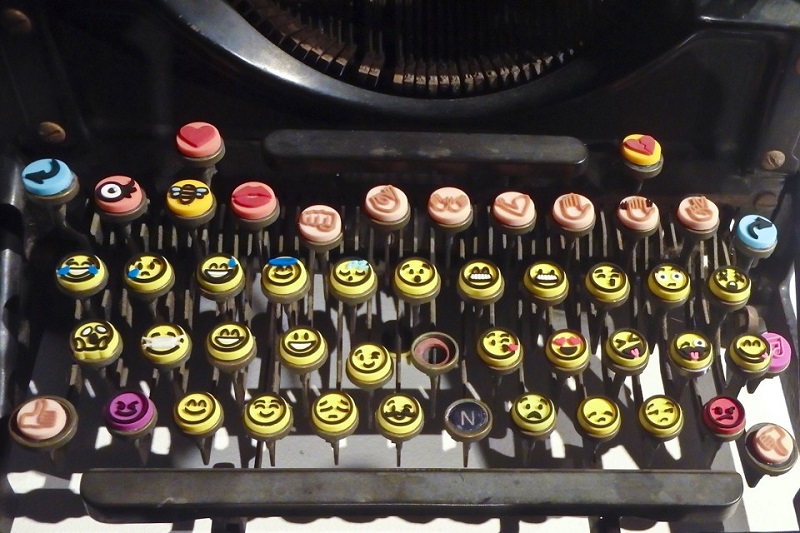 How-To-Add-Emoticons-in-Instagram