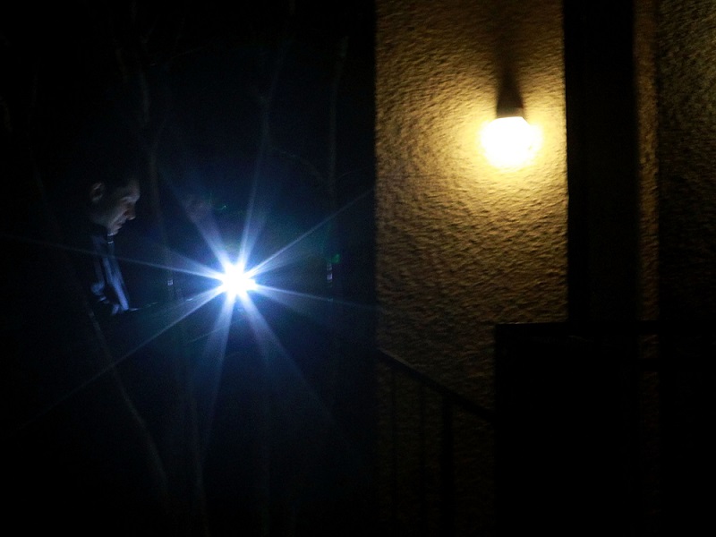 turn-flashlight-on